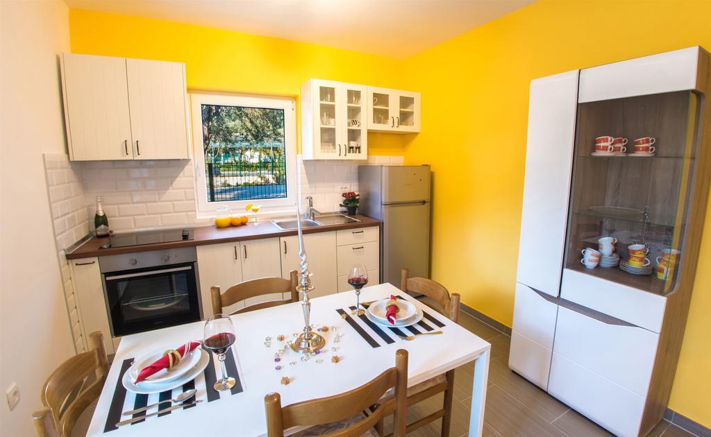 Apartments Denis Klek Eksteriør billede